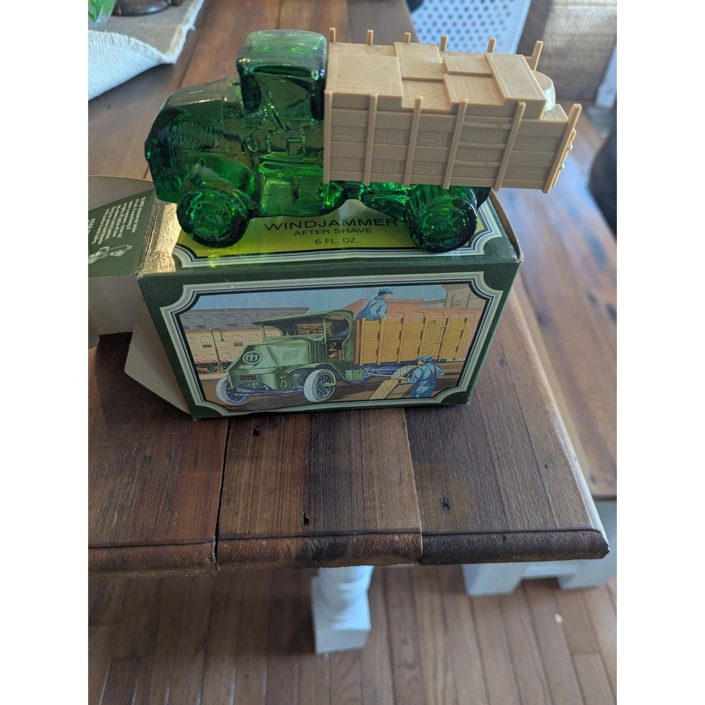 Avon Vintage MAC TRUCK Big Mack Windjammer Green Glass OLAND After‎ Shave 6 Oz